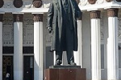 На ВДНХ начали реставрацию памятника Ленину
