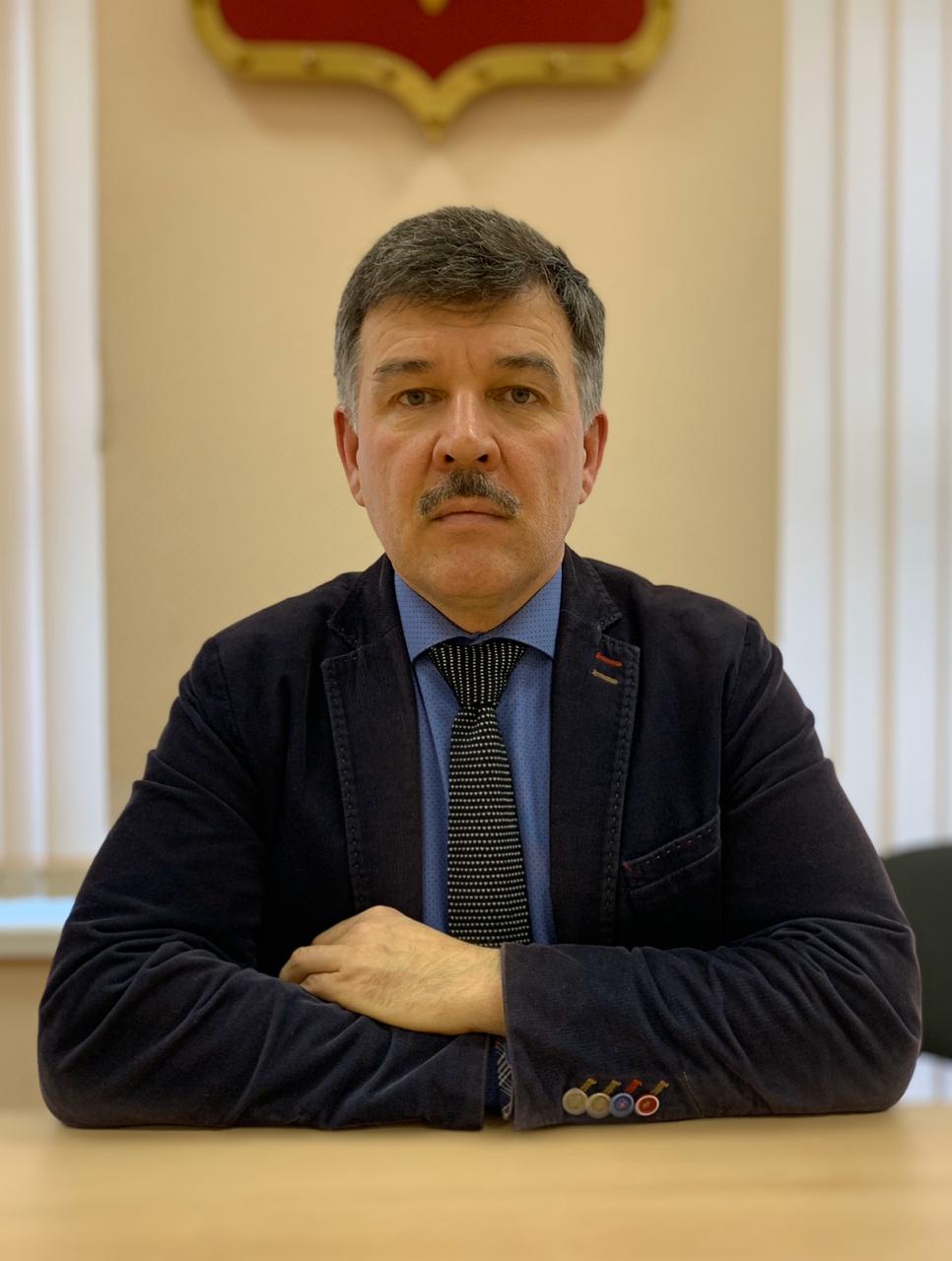 Сектор по вопросам строительства, имущественно-земельных отношений и транспорта